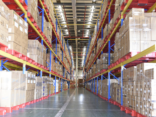 仓库内景2